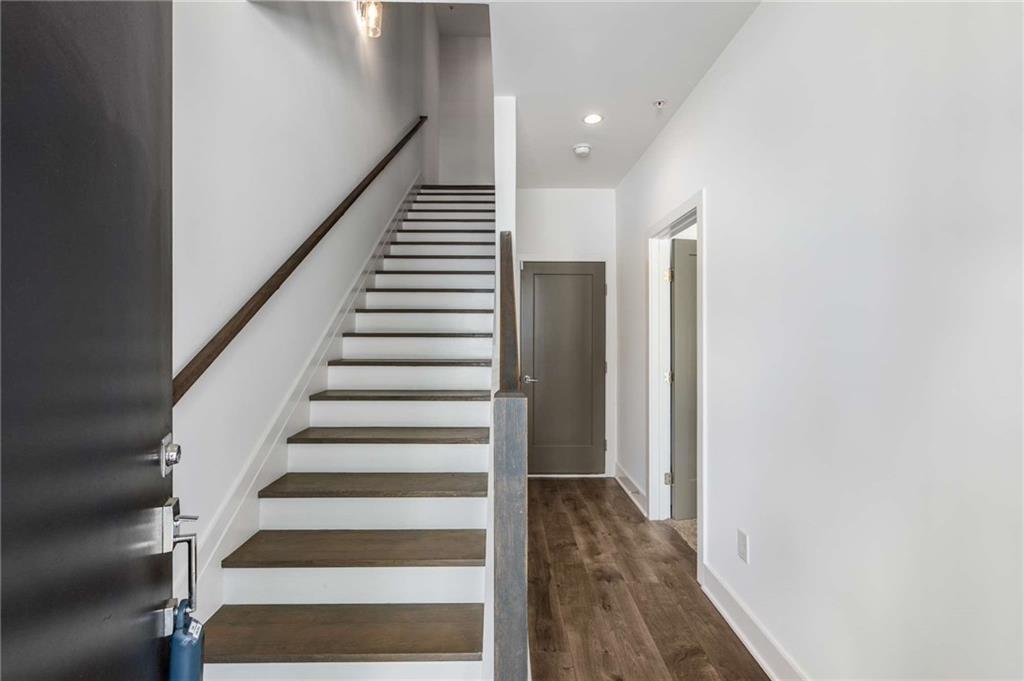 1225 Chelsea Circle NW