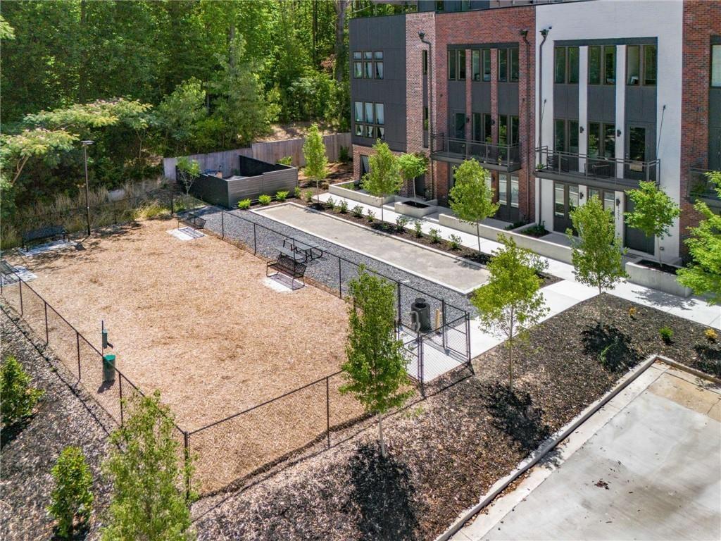 1225 Chelsea Circle NW