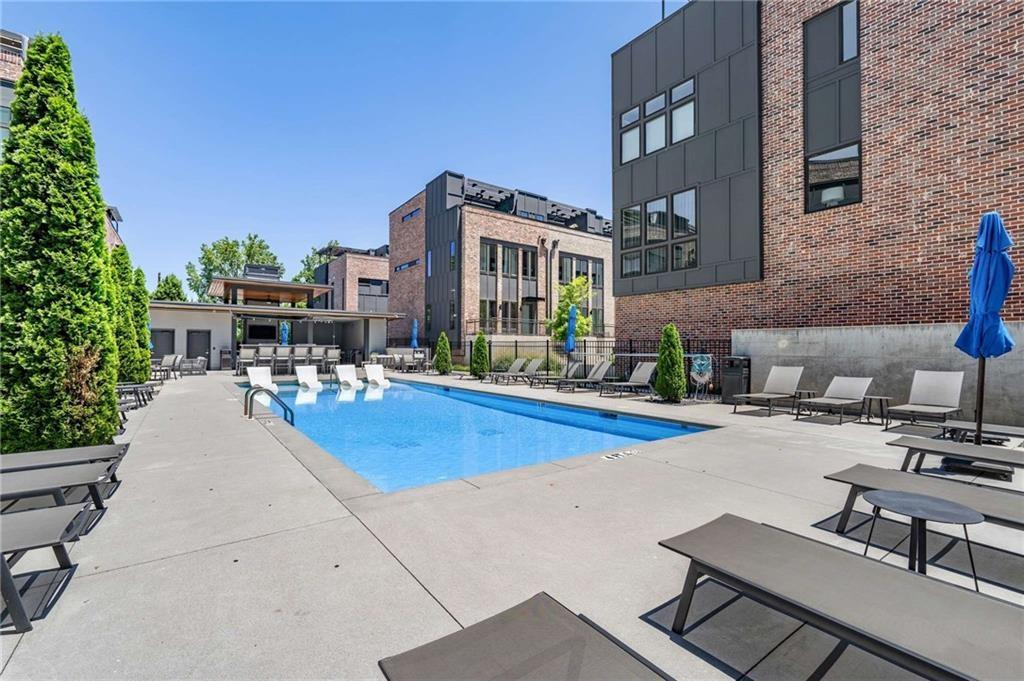 1225 Chelsea Circle NW