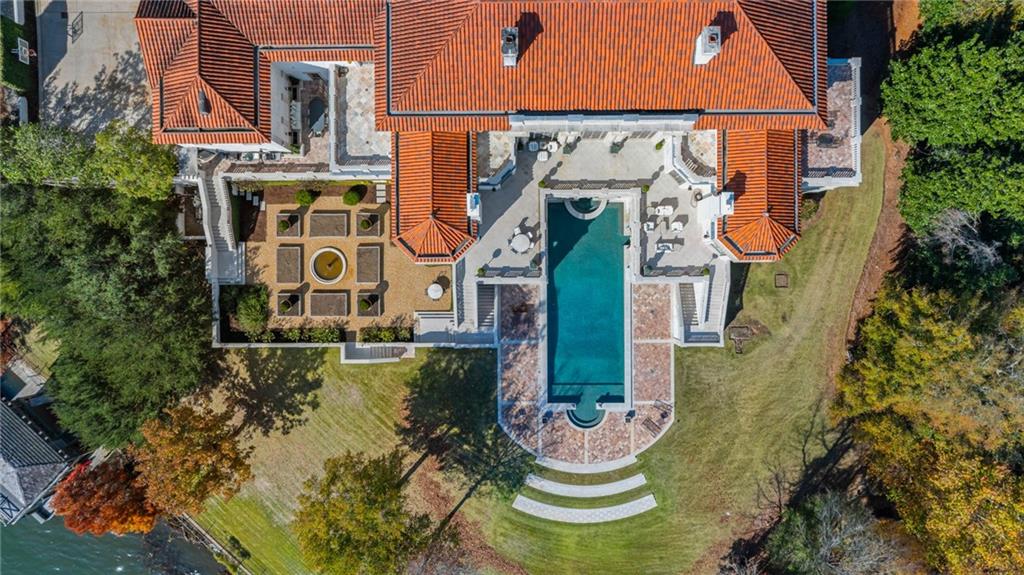 1405 Big Eddy Court