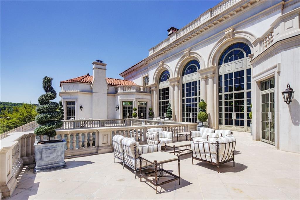 1405 Big Eddy Court