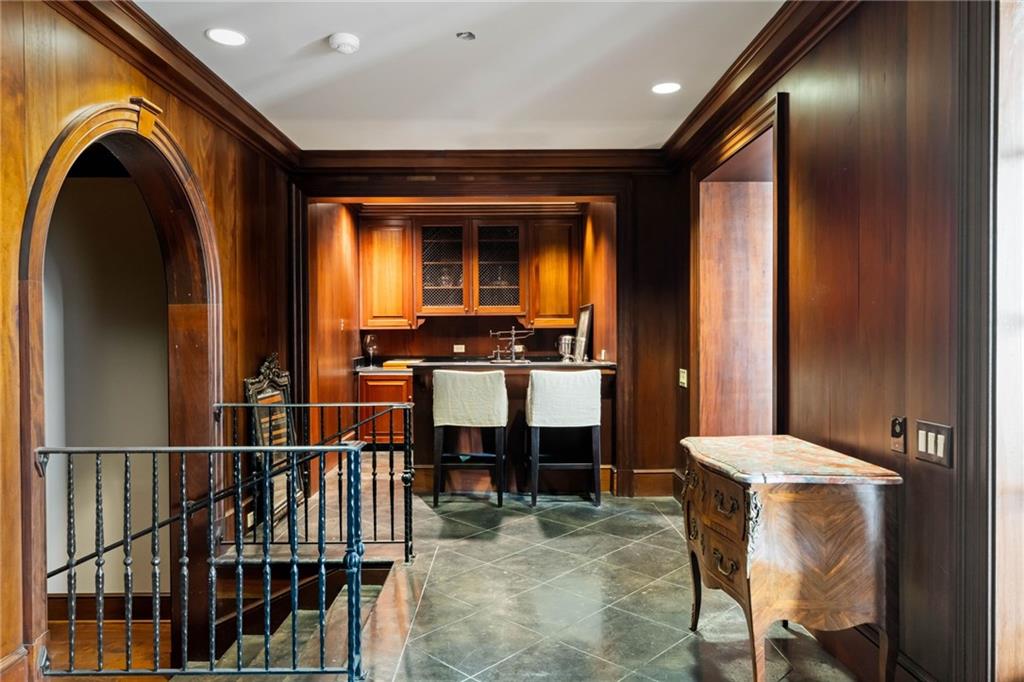 1405 Big Eddy Court