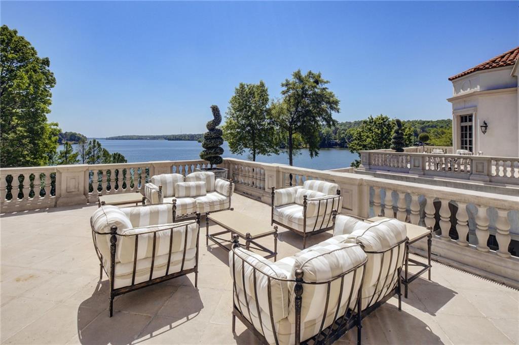 1405 Big Eddy Court