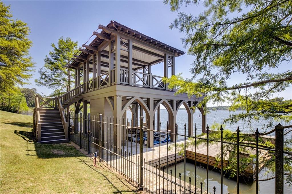 1405 Big Eddy Court