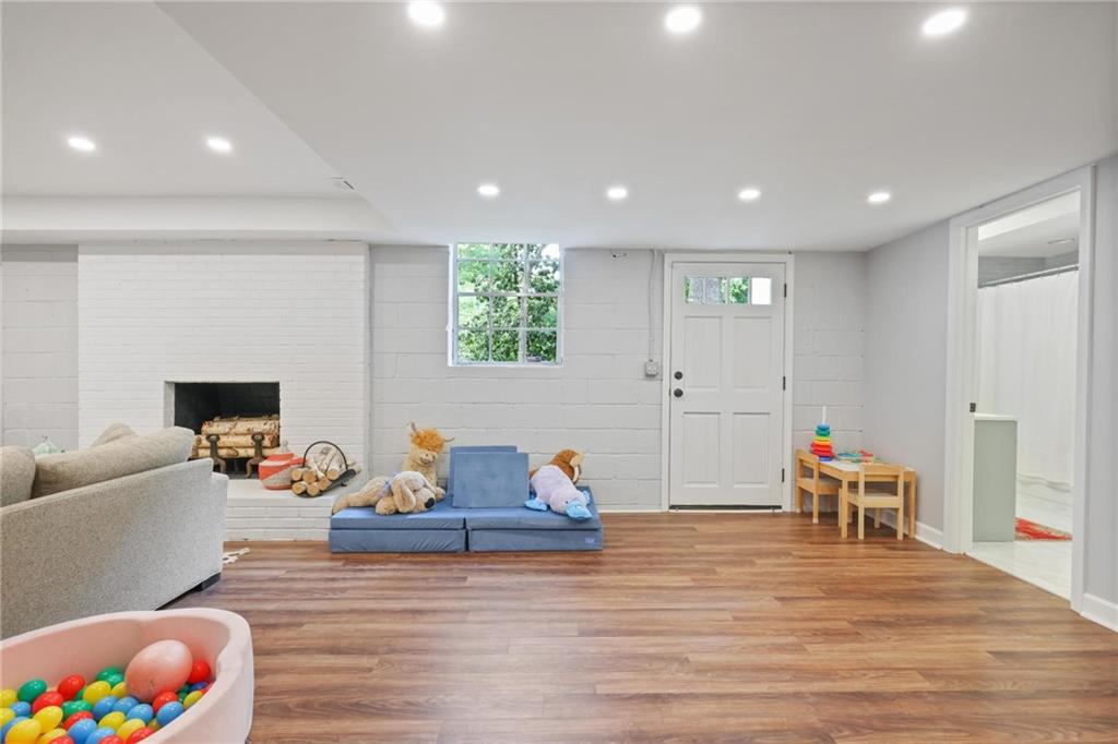 345 Franklin Road