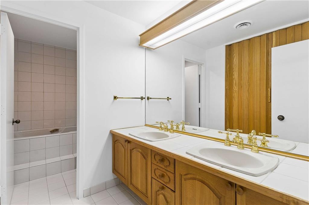 2660 Peachtree Road NW Unit 11E
