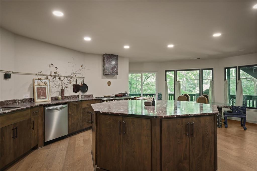595 Overbrook Drive NW