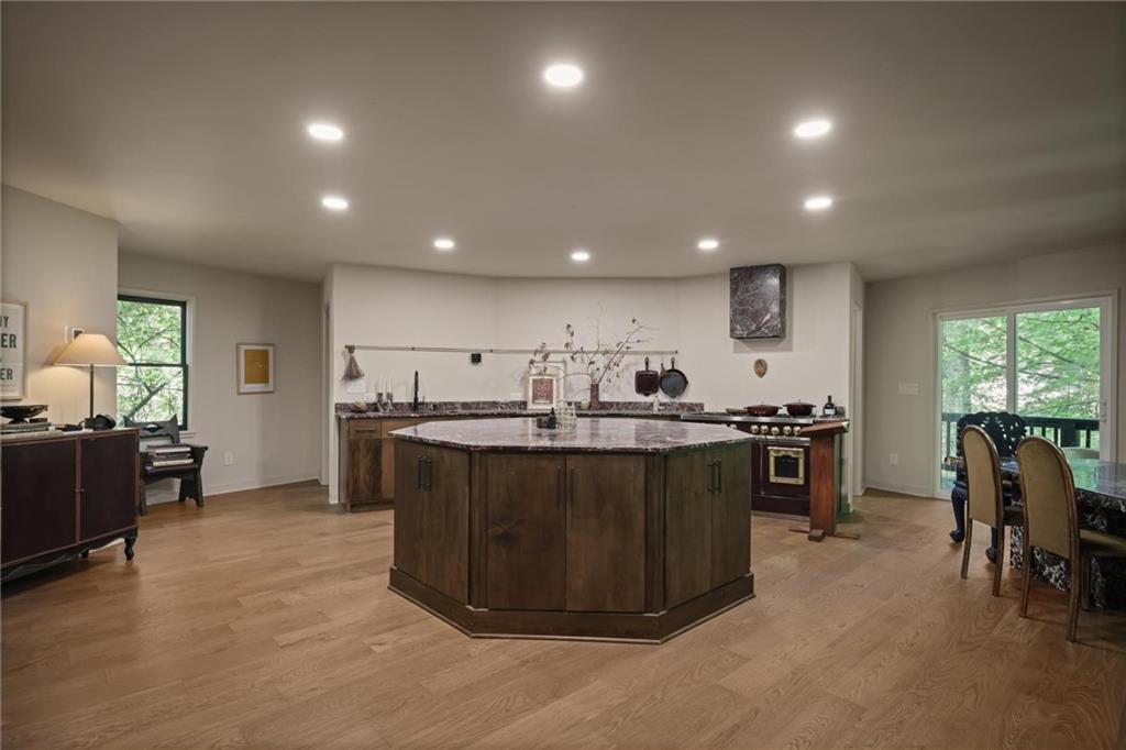 595 Overbrook Drive NW