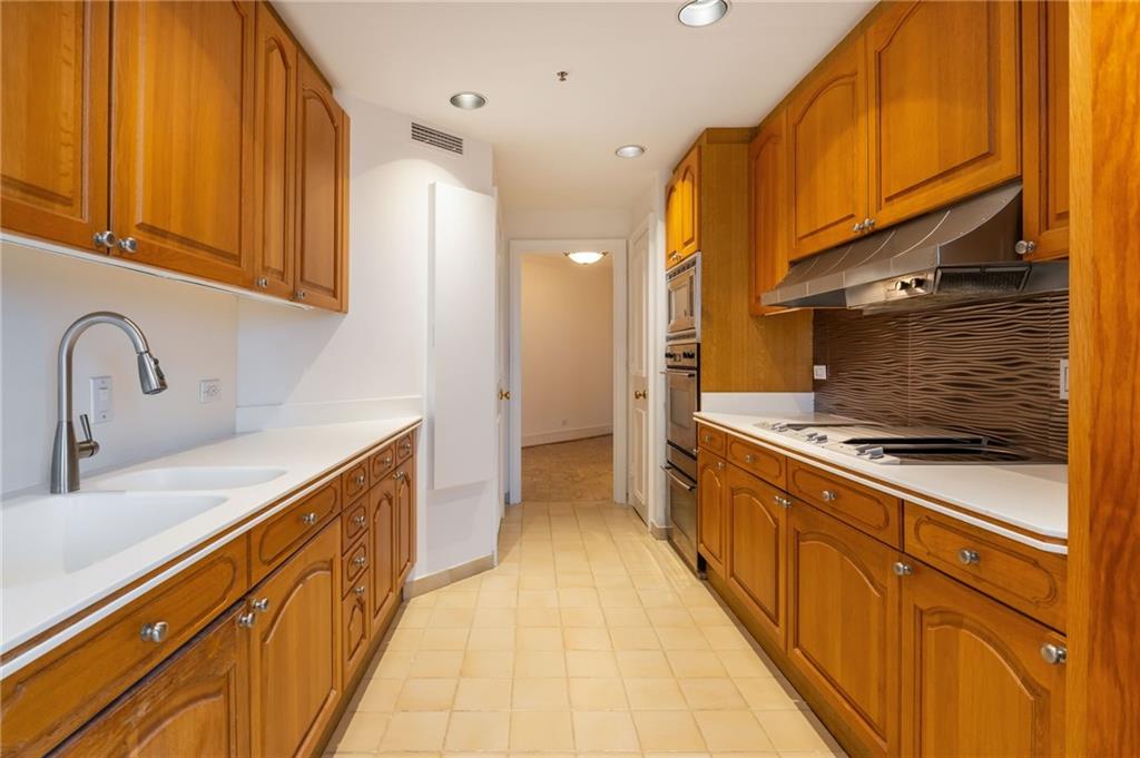 2660 Peachtree Road NW Unit 15G