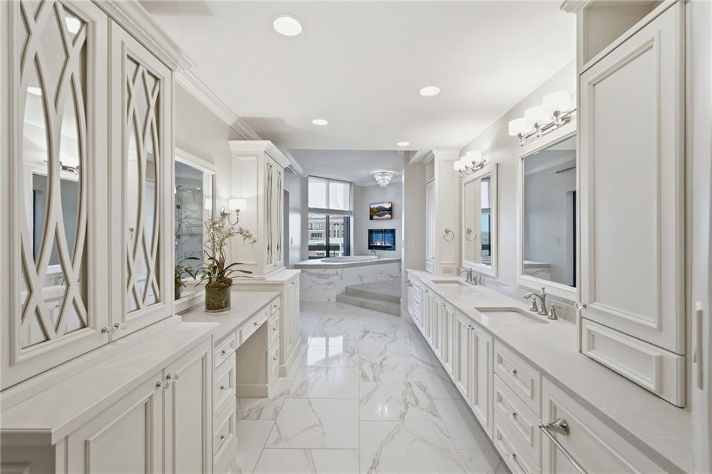 2660 Peachtree Road NW Unit 20D&E