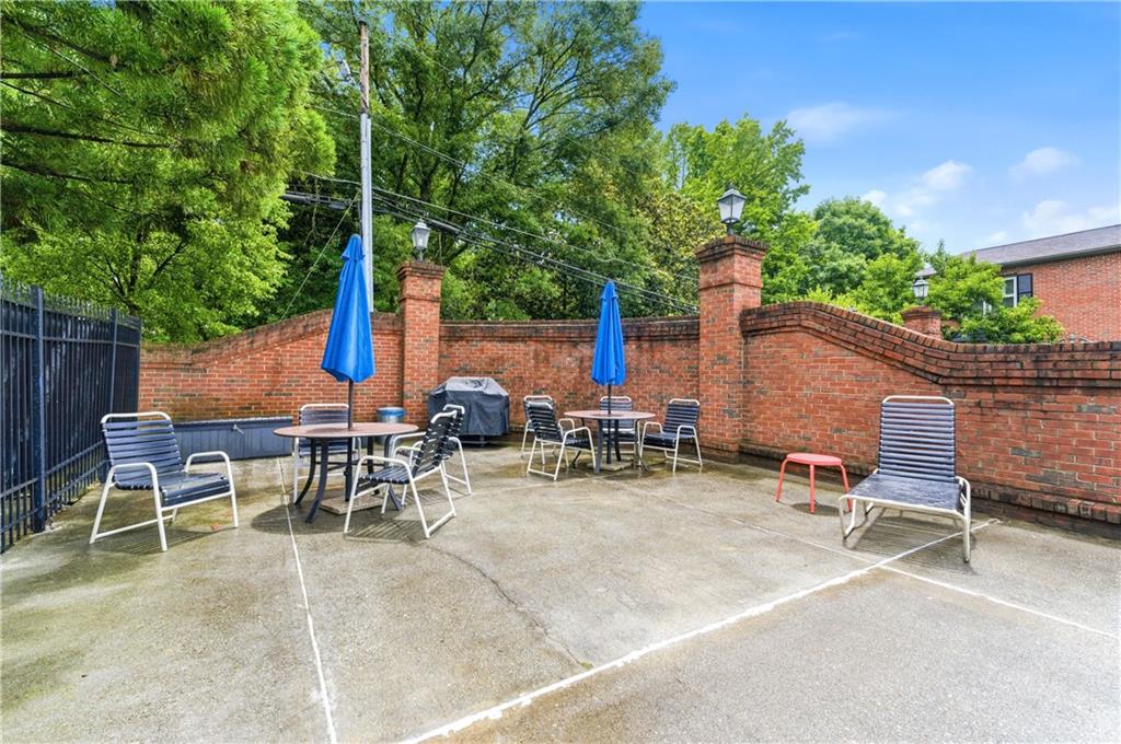 222 Forkner Drive Unit 19