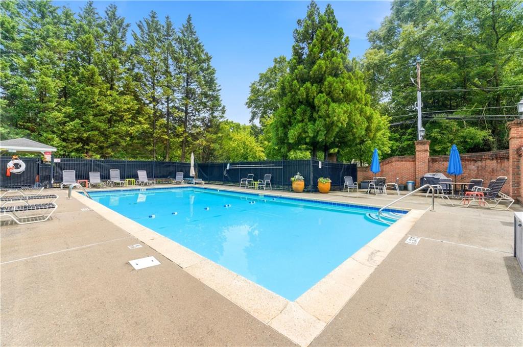 222 Forkner Drive Unit 19