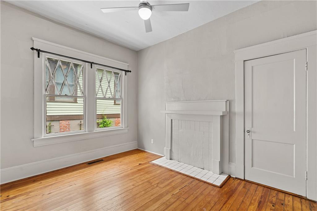 823 Essie Avenue SE