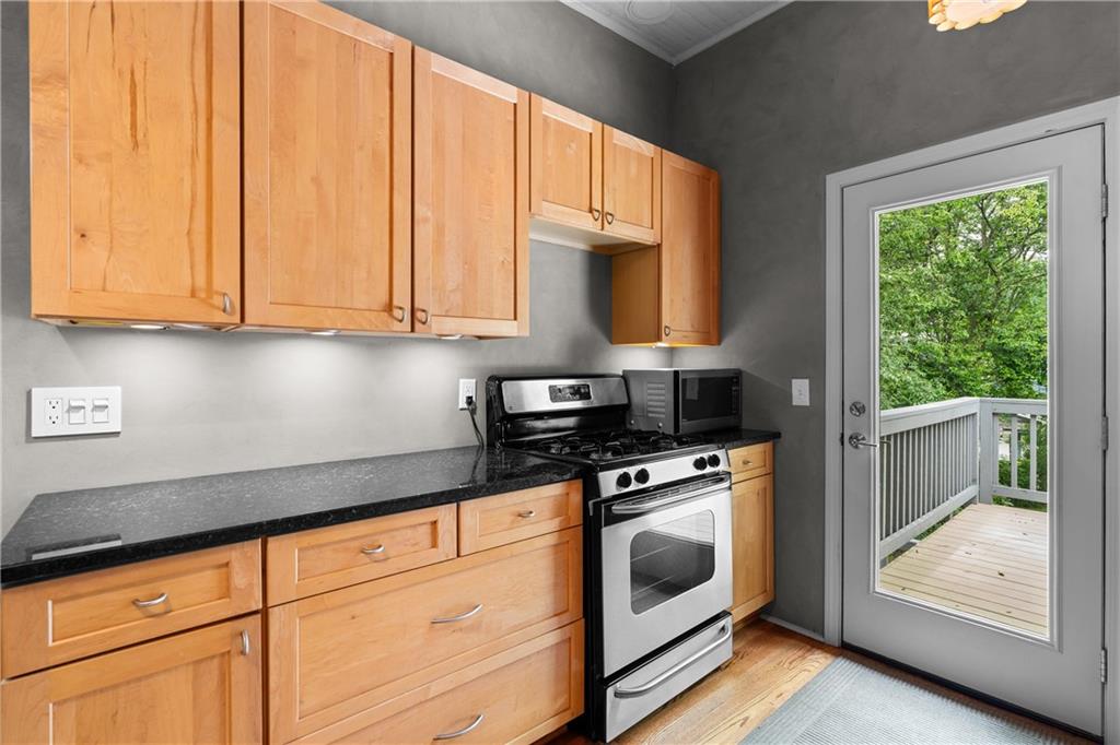 823 Essie Avenue SE