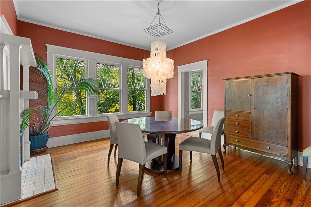 823 Essie Avenue SE
