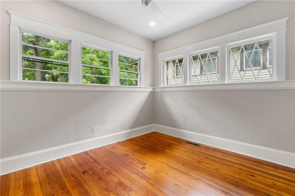 823 Essie Avenue SE