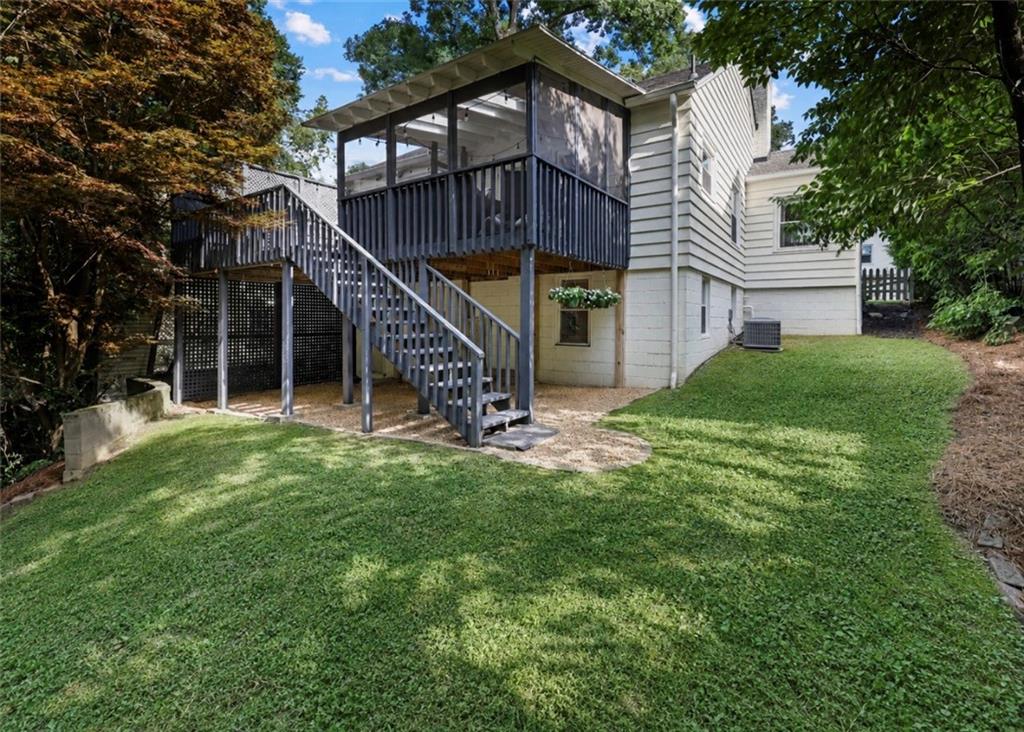 240 Eureka Drive NE