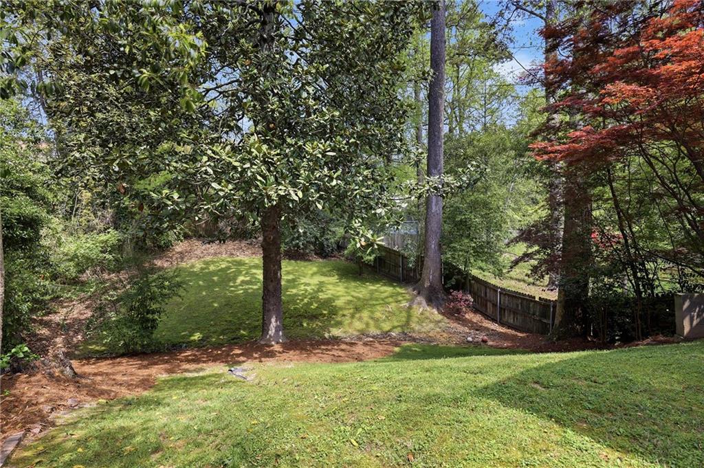 240 Eureka Drive NE