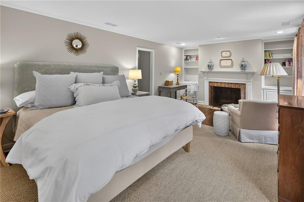 4 Montclair Drive NE