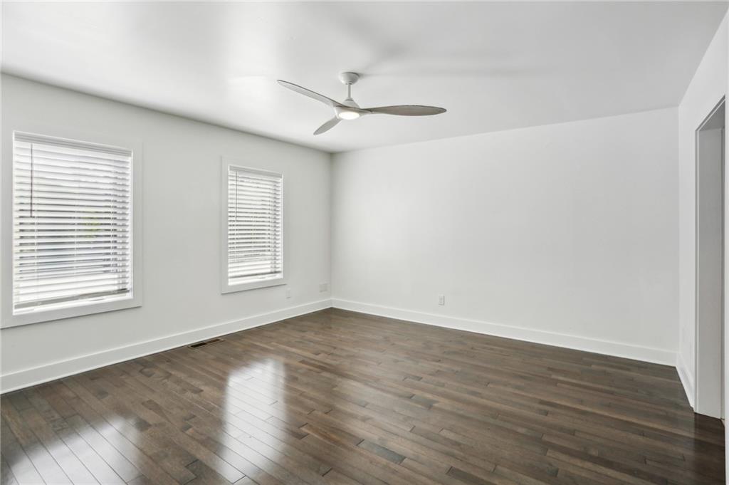 21 Skyline Way NE