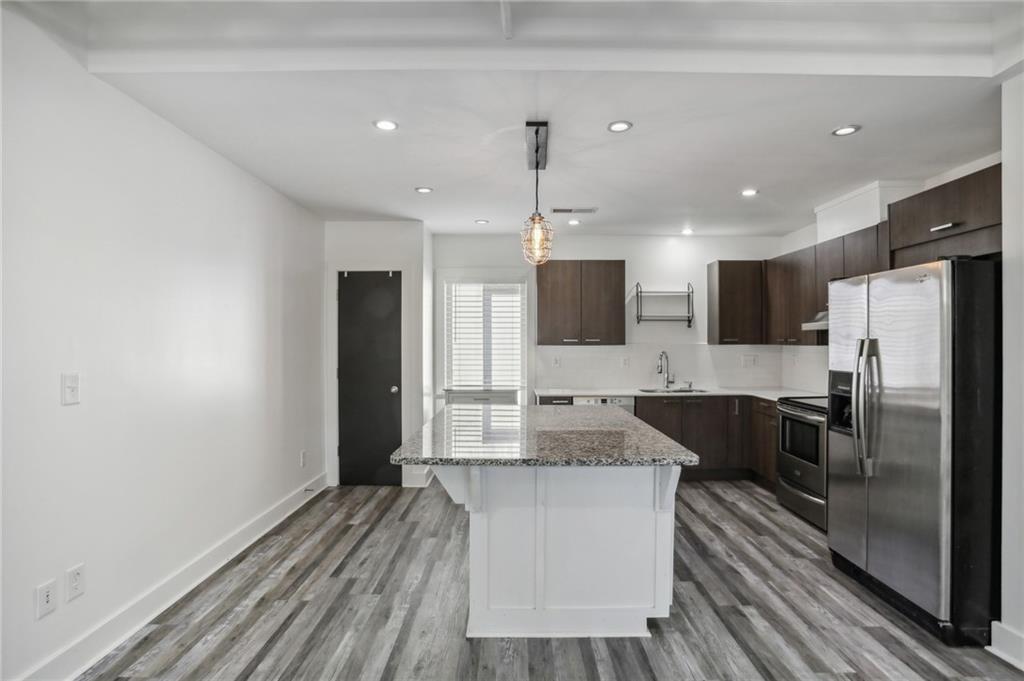 21 Skyline Way NE