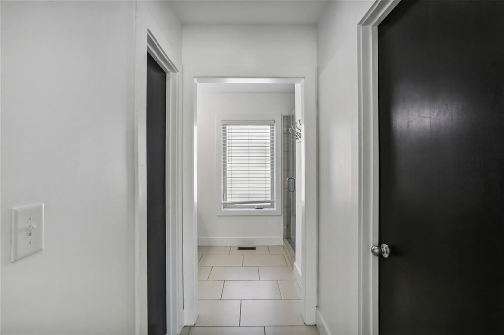 21 Skyline Way NE
