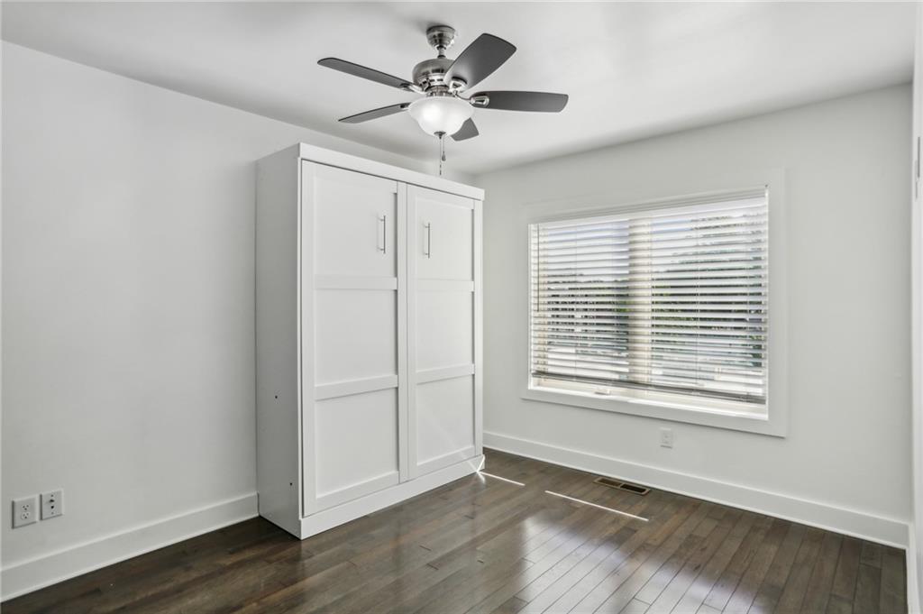 21 Skyline Way NE