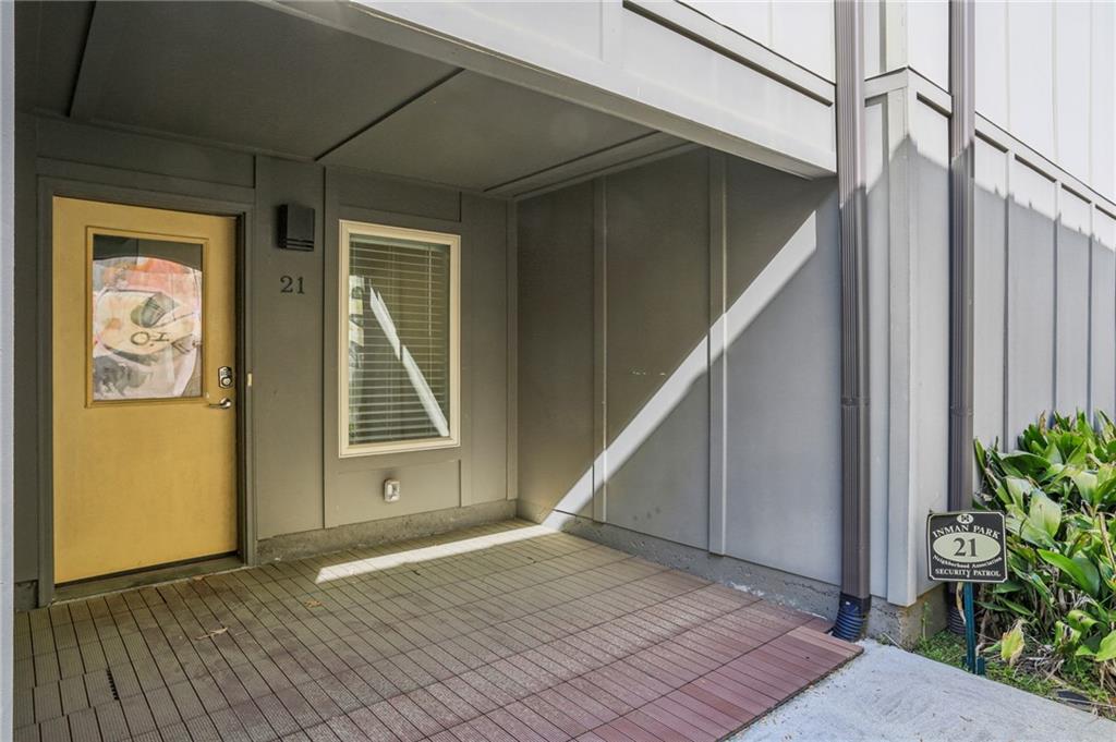 21 Skyline Way NE