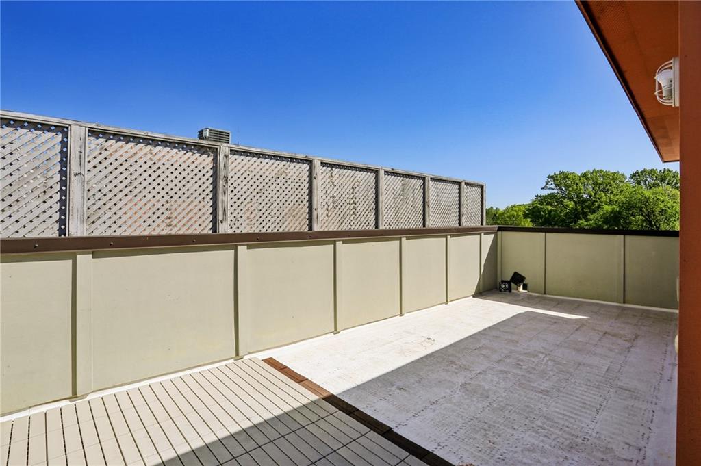 21 Skyline Way NE
