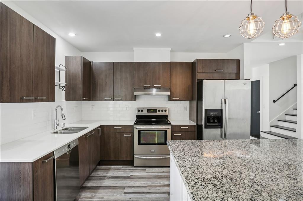 21 Skyline Way NE