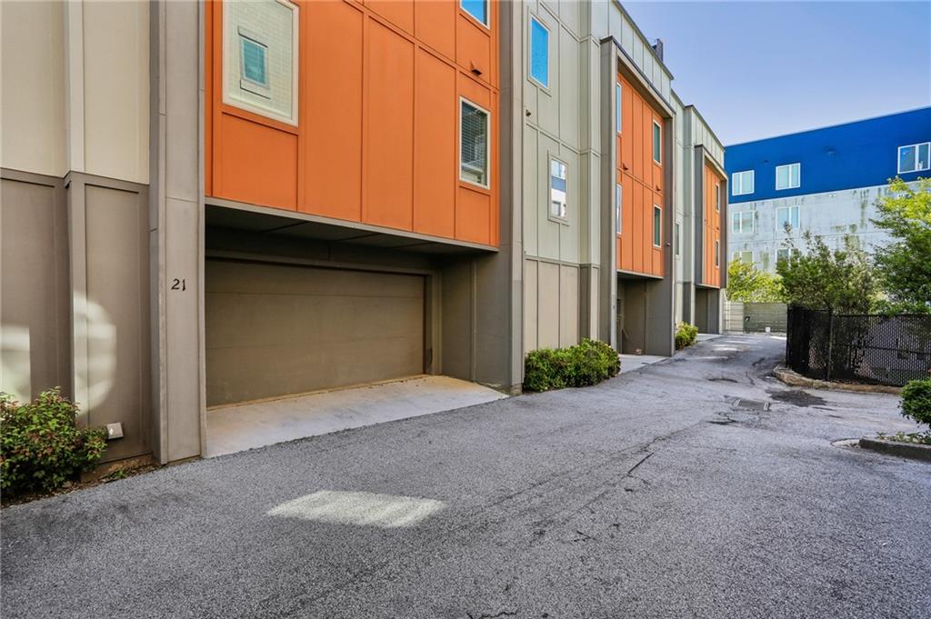 21 Skyline Way NE