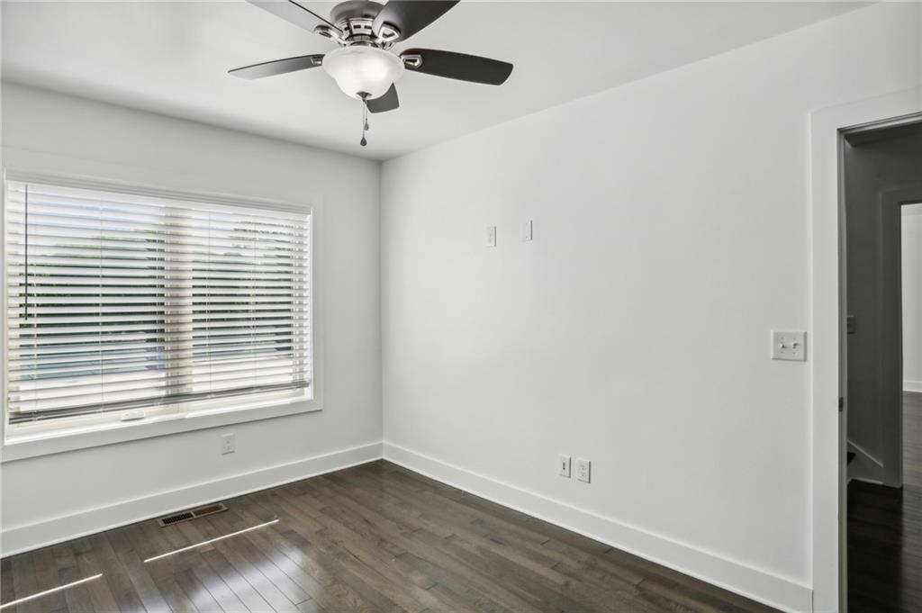21 Skyline Way NE