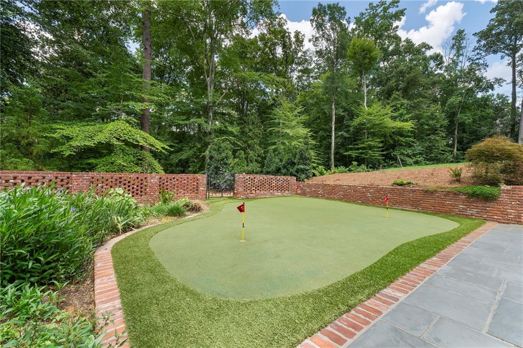 35 Valley Road NW
