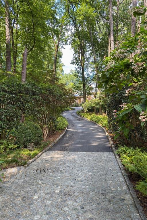 35 Valley Road NW