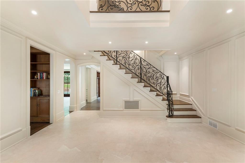 35 Valley Road NW