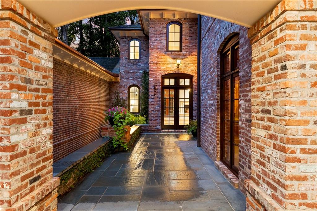 35 Valley Road NW