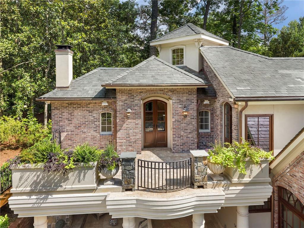 35 Valley Road NW