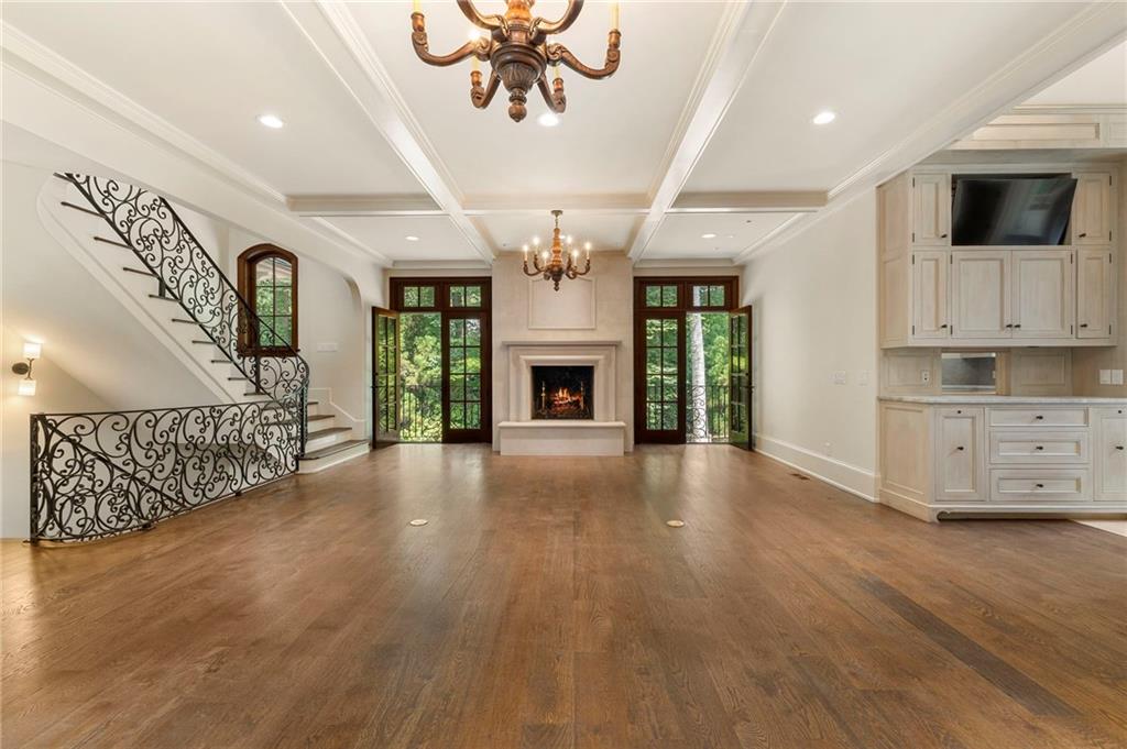 35 Valley Road NW
