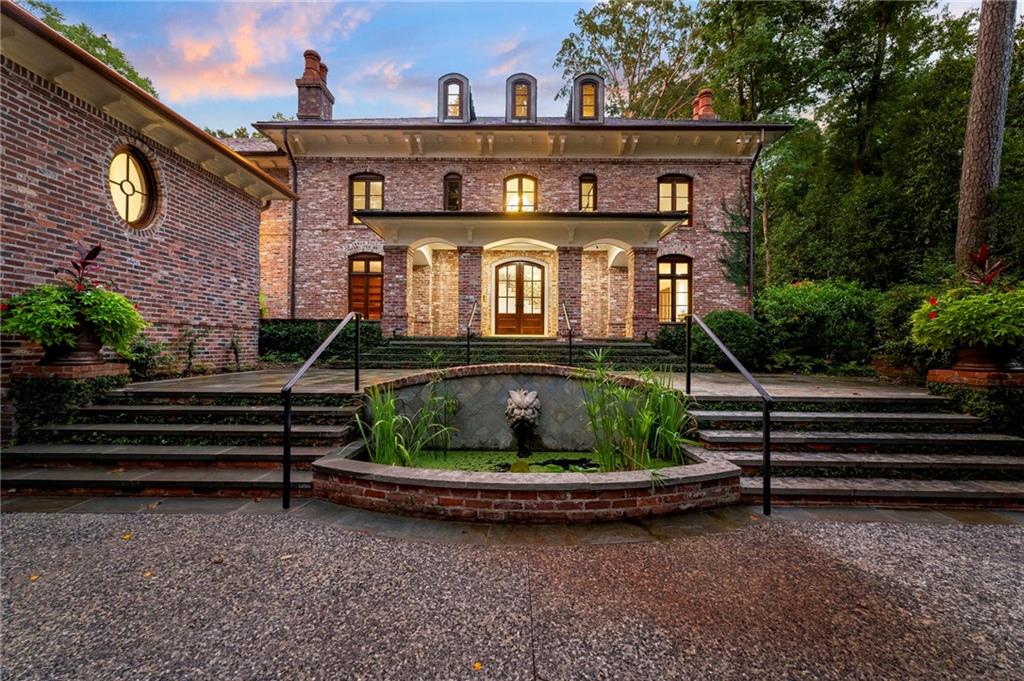 35 Valley Road NW