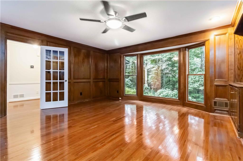 890 Ferncroft Court