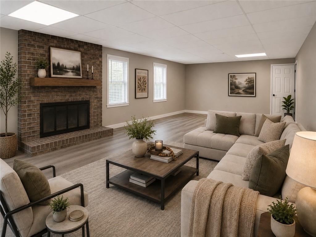 890 Ferncroft Court