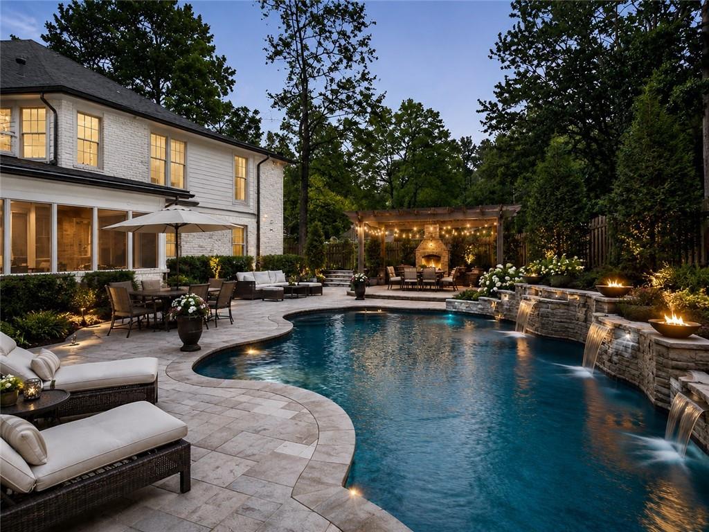 890 Ferncroft Court