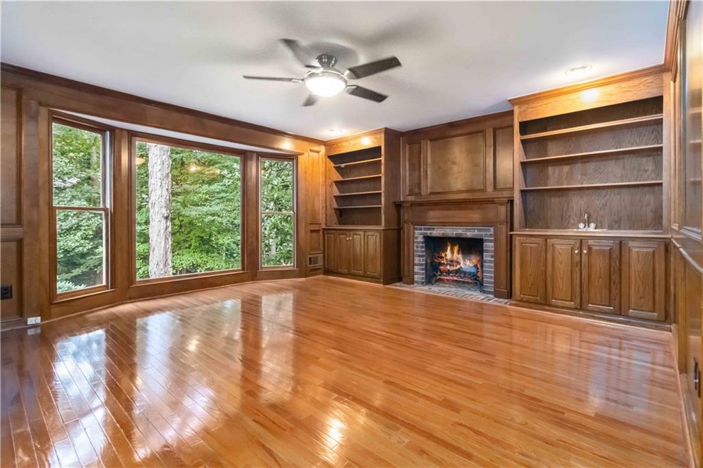 890 Ferncroft Court
