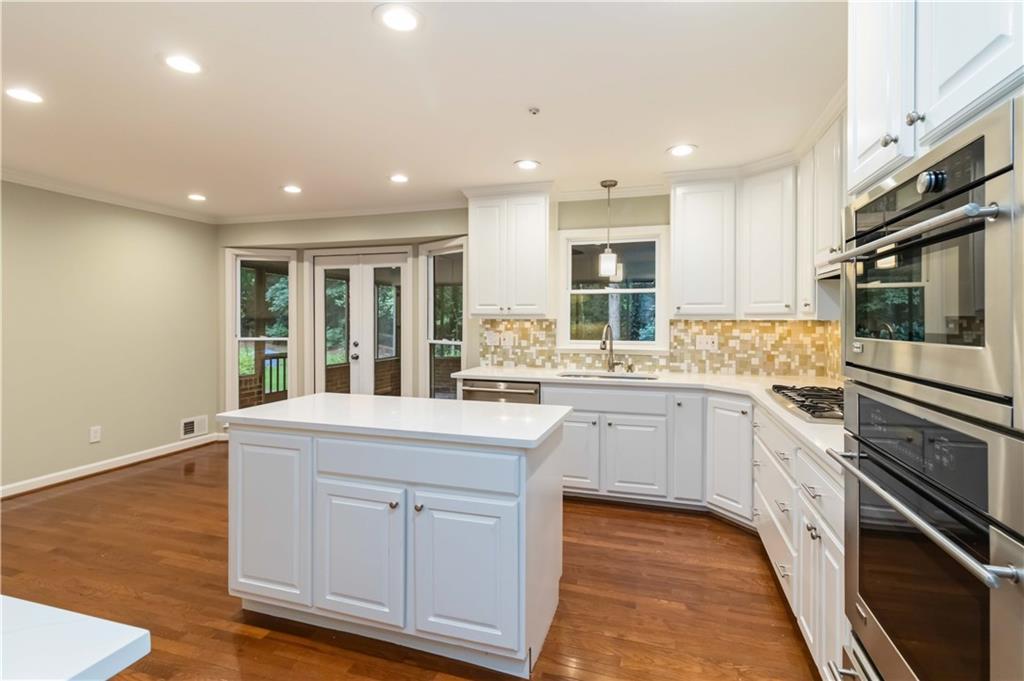890 Ferncroft Court