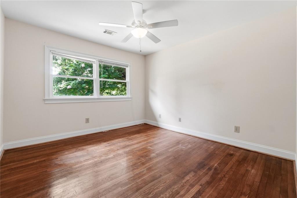 208 Midvale Drive NE