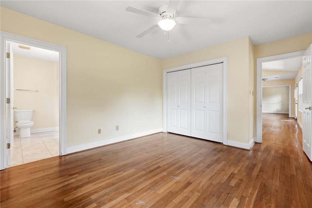 208 Midvale Drive NE