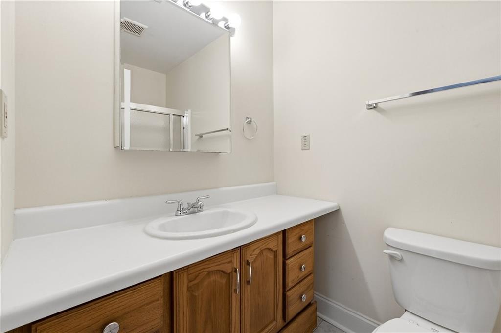 208 Midvale Drive NE