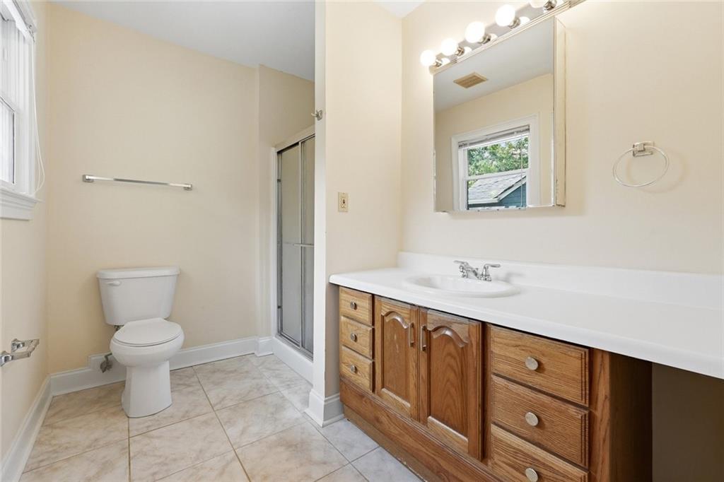 208 Midvale Drive NE