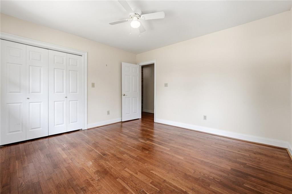 208 Midvale Drive NE
