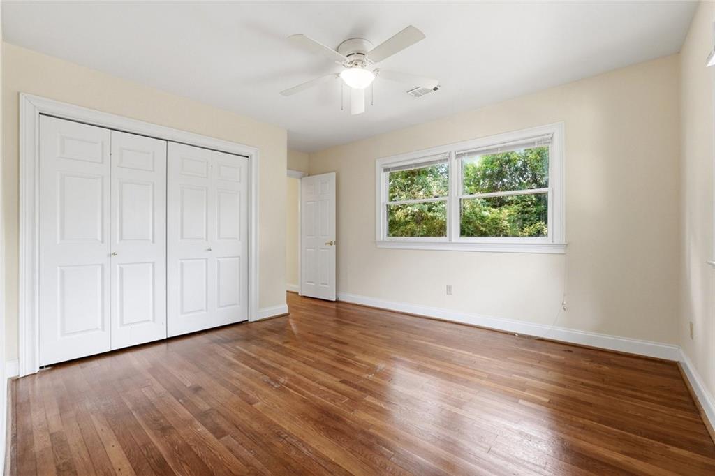 208 Midvale Drive NE
